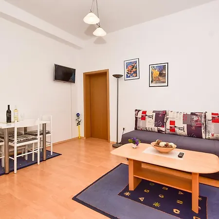 Paula Apartament Gradac (Split-Dalmatia)